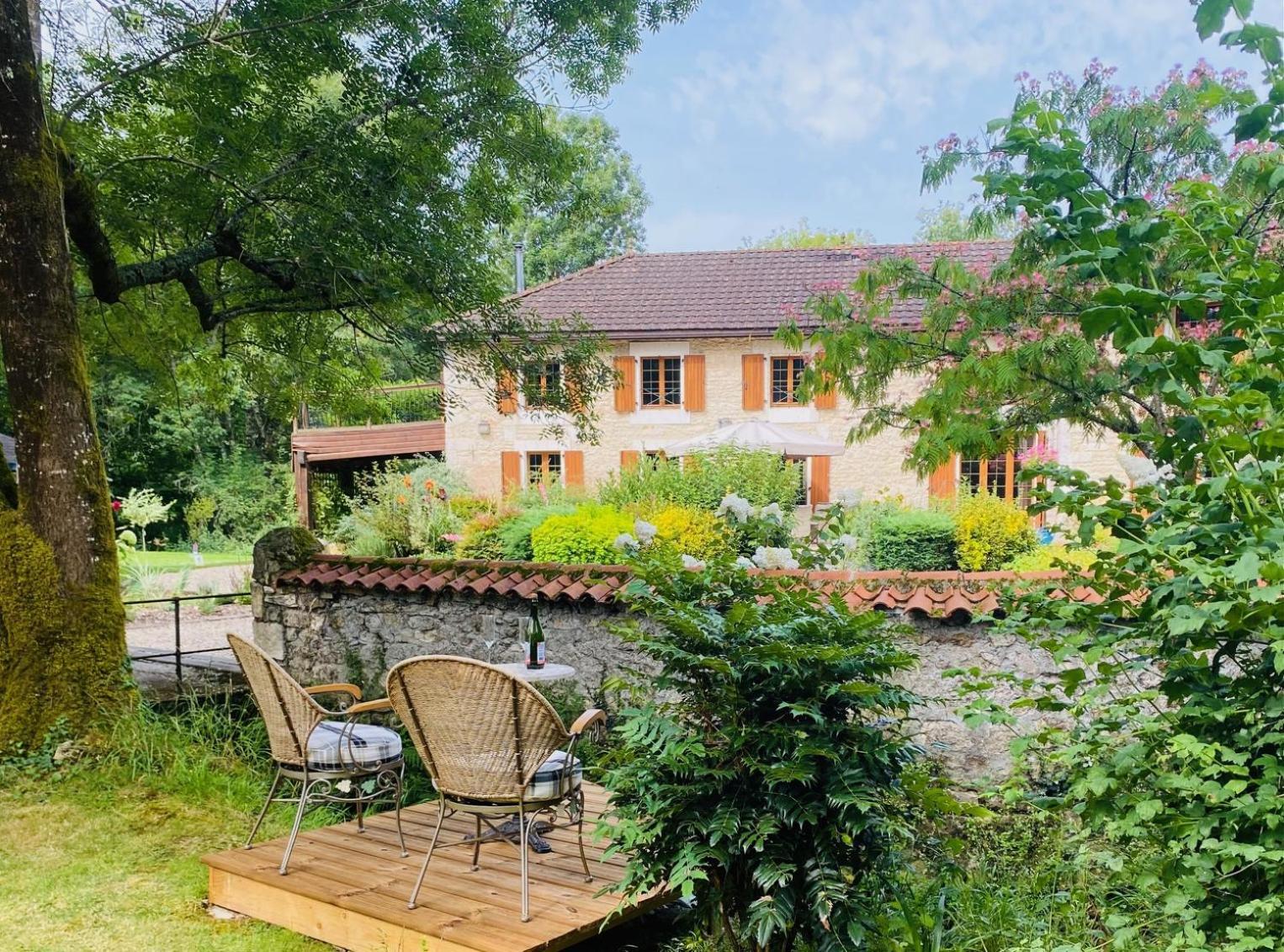 Moulin Du Fontcourt Bed & Breakfast Chasseneuil-sur-Bonnieure Exterior photo