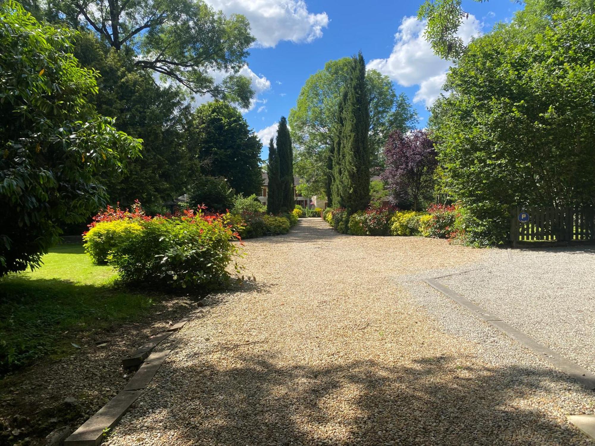 Moulin Du Fontcourt Bed & Breakfast Chasseneuil-sur-Bonnieure Exterior photo